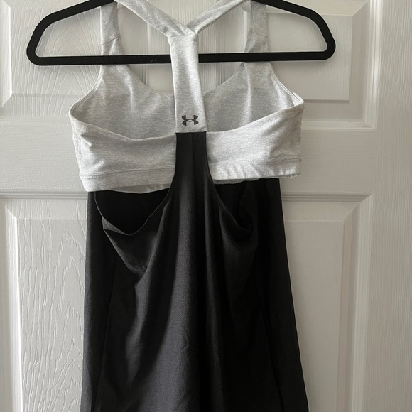 Under armour Tank - Picture 2 of 3